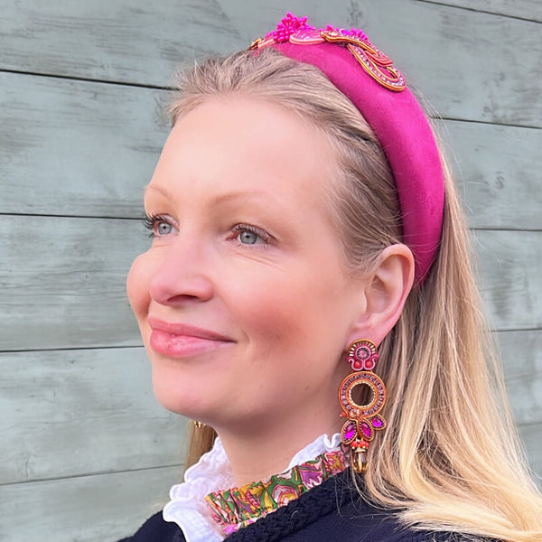 Opulente Soutache-Ohrringe in Pink und Gold