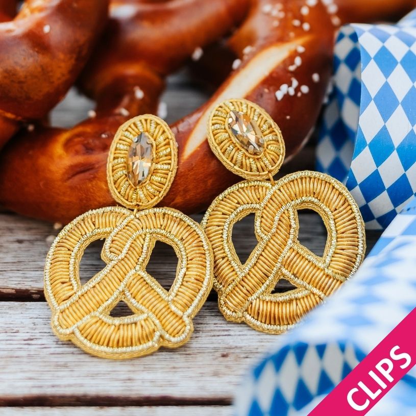 Auffällige Soutacheohrclips als goldene Bretzel