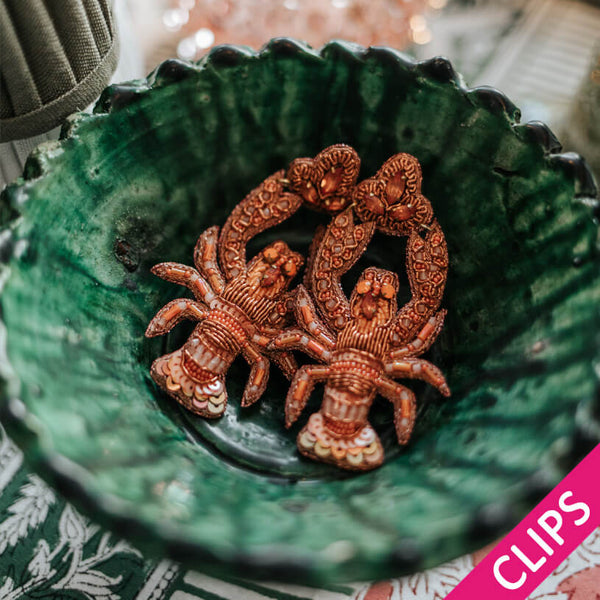 Auffällige Soutacheohrclips als Hummer