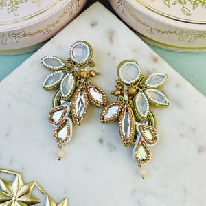 Federleichte Soutache-Ohrringe in Gold- und Champagnertönen