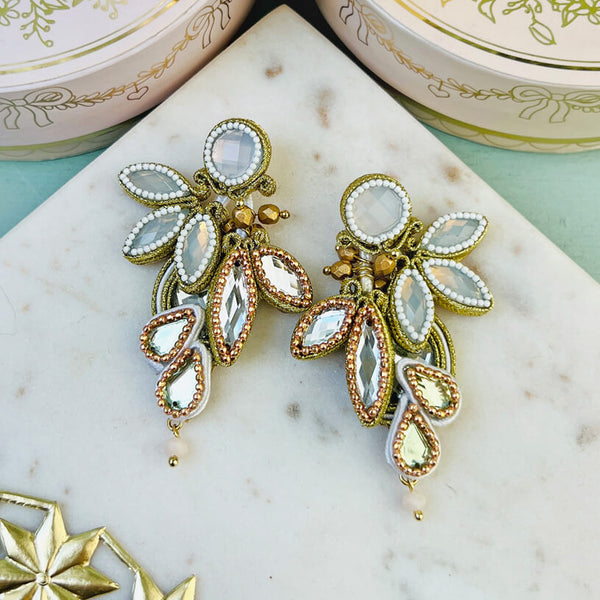 Federleichte Soutache-Ohrringe in Gold- und Champagnertönen