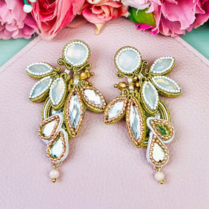 Federleichte Soutache-Ohrringe in Gold- und Champagnertönen