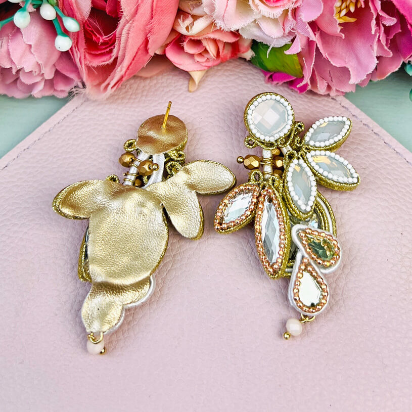 Federleichte Soutache-Ohrringe in Gold- und Champagnertönen