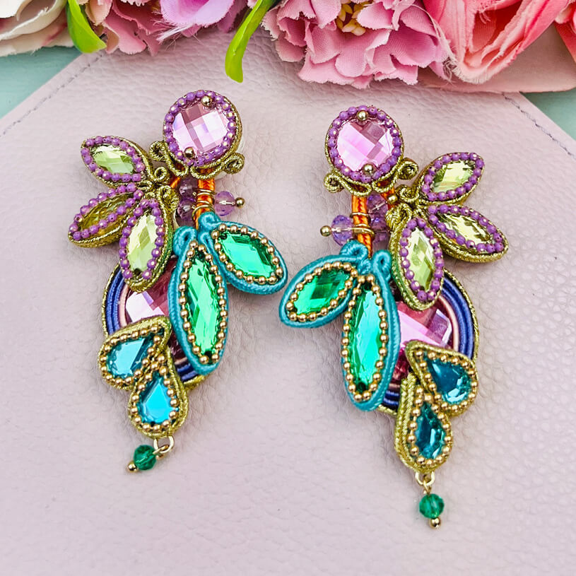 Federleichte Soutache-Ohrringe in pastelligem Rosa, Flieder und Grün