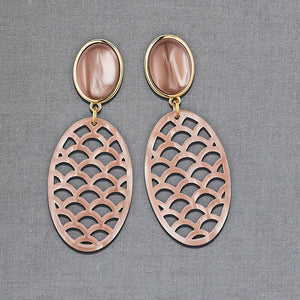 Ohrstecker in Beige mit schimmerndem Oval im Marrakesch-Stil von AmuseToi