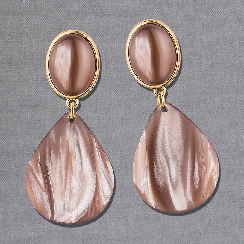 Vergoldete Tropfen-Ohrringe in Beige von AmuseToi