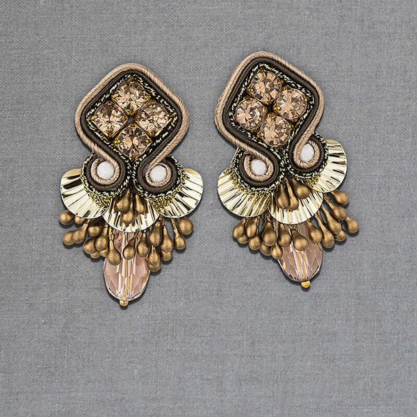 Funkelnde Soutache-Ohrringe in Gold, Beige und Braun