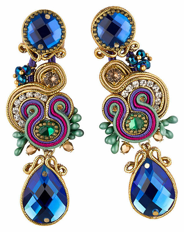 Schimmernde Soutache Ohrstecker mit seidigen Bändern in Gold und funkelnden Tropfen in Blau