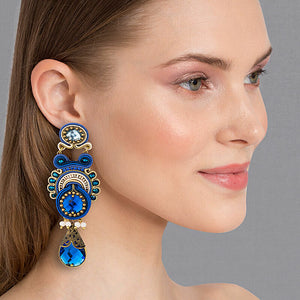 Schöne Soutache-Ohrringe in Dunkelblau