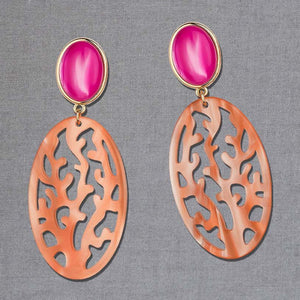 Pinke Ohrstecker mit Ornament in Korallenoptik von AmuseToi