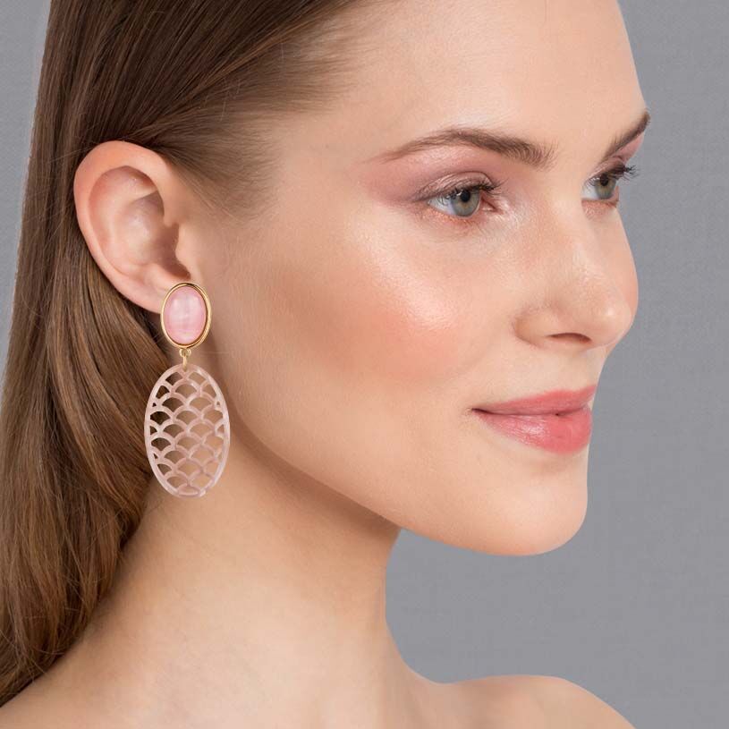 Rosafarbene Ohrstecker mit Oval in Beige von AmuseToi