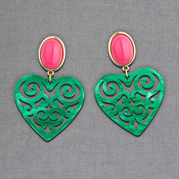 Schöne Herz-Ohrringe mit pinken Ohrsteckern und dunkelgrünen Herz-Ornamenten von AmuseToi