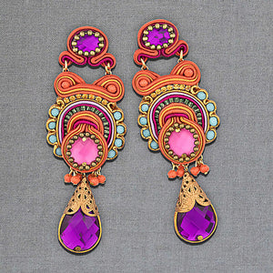 Farbenfrohe Statement-Ohrringe in Orange, Türkis und Violett