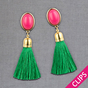 Ohrclips in Pink mit smaragdgrüner Quaste von AmuseToi