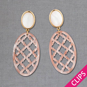 Ohrclips in Perlmutt mit nudefarbenem Oval im Marrakesch-Stil von AmuseToi