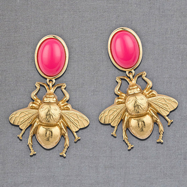 Pinkfarbener Ohrstecker mit goldener Hummel von AmuseToi