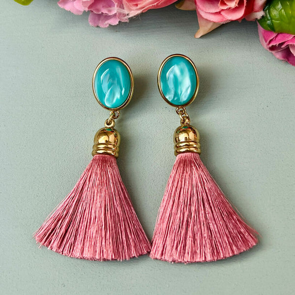 Quasten Ohrringe als Ohrstecker in Türkis mit Quaste in Rosa von AmuseToi