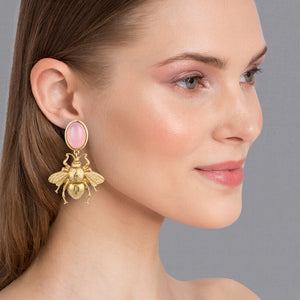 Ohrclips in Rosa mit vergoldeter Hummel von AmuseToi