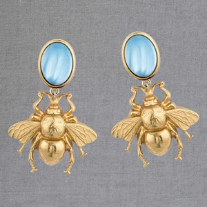 Hellblauer Ohrstecker mit goldener Hummel von AmuseToi