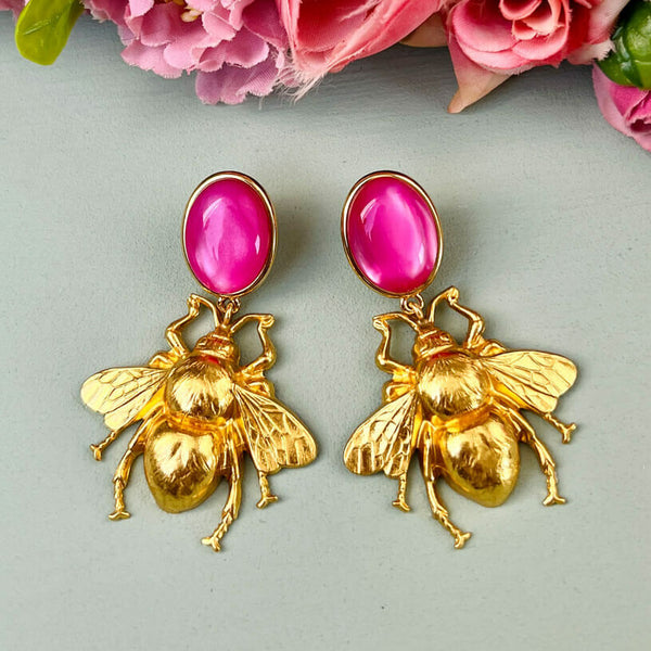 Pinke Ohrstecker mit vergoldeter Hummel von AmuseToi