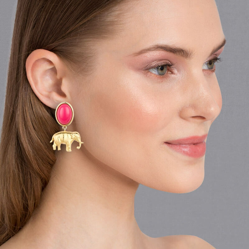 Ohrstecker in Pink mit vergoldetem Elefant von AmuseToi