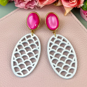 Pinke Ohrstecker mit Oval in Hellblau von AmuseToi