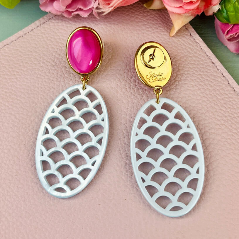 Pinke Ohrstecker mit Oval in Hellblau von AmuseToi