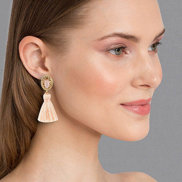 Funkelnde QuastenOhrringe in Nude und Apricot Farben