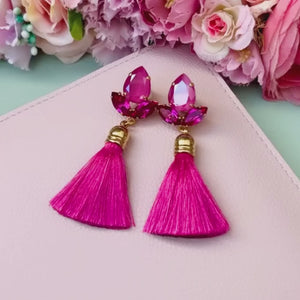 Glitzernde Ohrstecker in Pink mit edler Quaste von AmuseToi