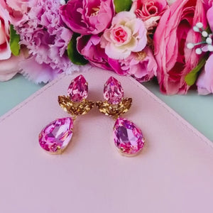 Rosafarbene Tropfen-Ohrstecker mit Glas-Kristallen in Rosa und Champagner