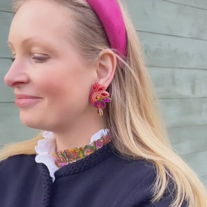Funkelnde Soutache-Ohrringe in Orange, Pink und Rot