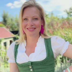 Funkelnde Soutacheohrringe als pinkes Herz