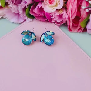 Silberfarbene funkelnde Ohrhänger mit Glas-Kristallen in Blau