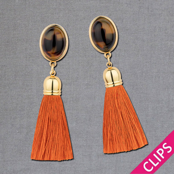 Ohrclips in Schildpattfarben mit  Quaste in Orange von AmuseToi