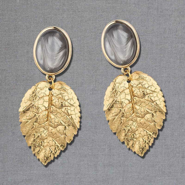 Graue Ohrstecker mit großem goldenem Blatt von AmuseToi