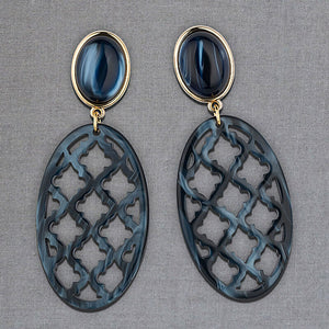 Vergoldete Ohrstecker in schimmerndem Dunkelblau mit schönem Oval im Marrakesch-Stil von AmuseToi