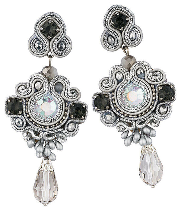 Silberne glänzende Soutache-Ohrstecker mit Glitzer-Steinen