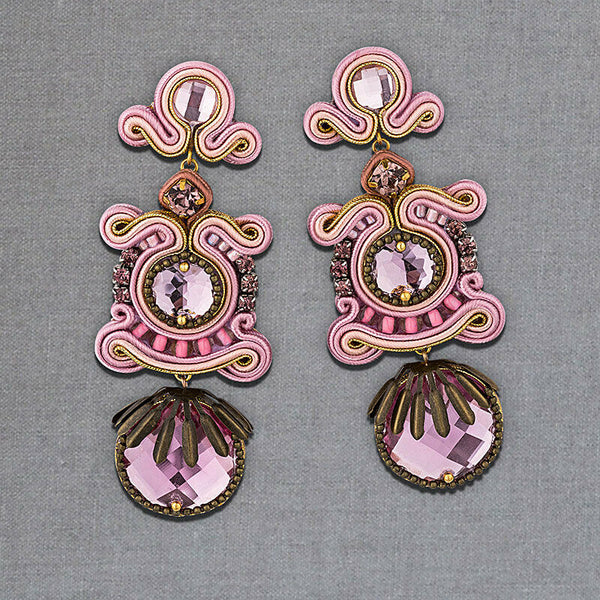 Hübsche Soutache-Ohrringe in Rosa