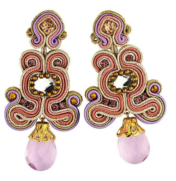 Leuchtend rosa schimmernde Soutache Ohrringe mit rosa Tropfen