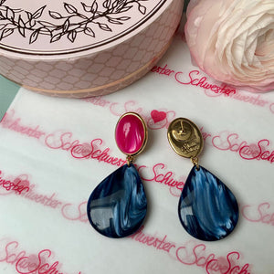 Pinke Ohrstecker mit dunkelblauen Tropfen von AmuseToi