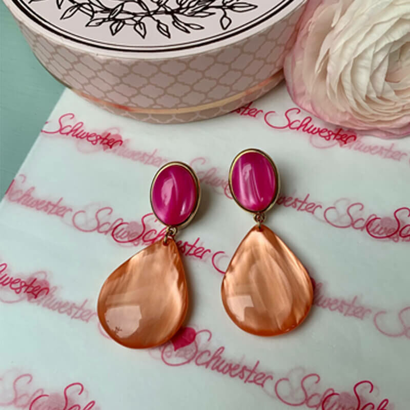 Pinke Ohrstecker mit korallfarbenen Tropfen von AmuseToi