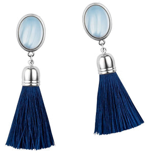 Schimmernde hellblaue Ohrstecker mit marineblauen Quasten in Silberfarben